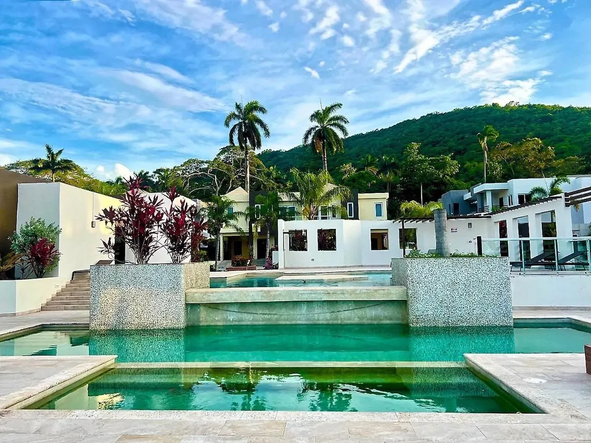 Azalia Palms New Oceanview Villa مونتيغو باي