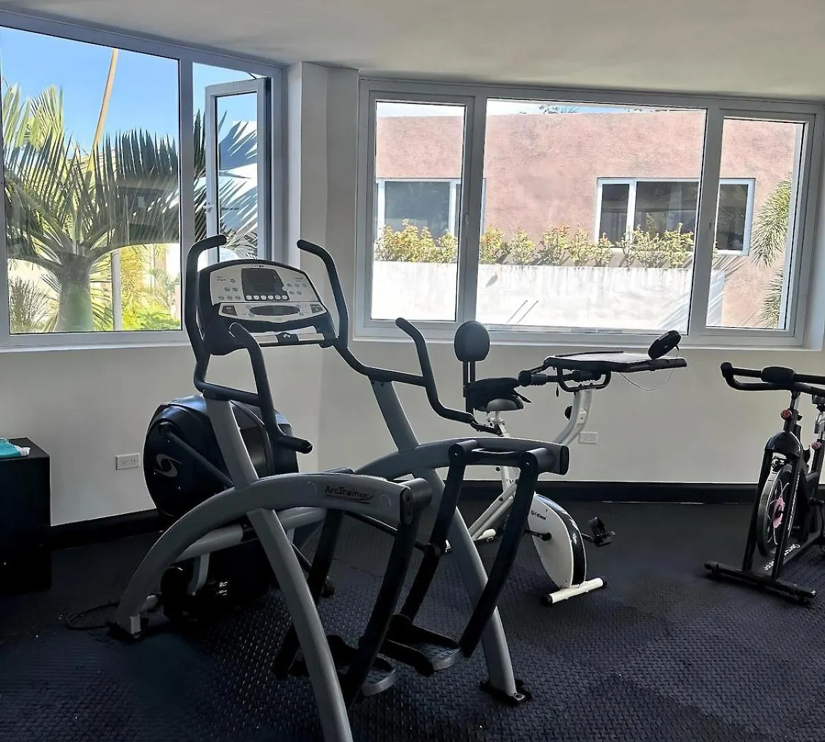 Azalia Palms New Oceanview Villa モンテゴ・ベイ ジャマイカ